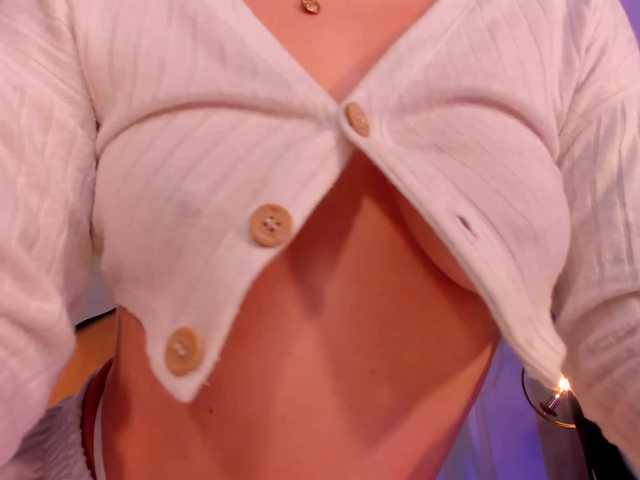 EveBenson's BongaCams show and profile