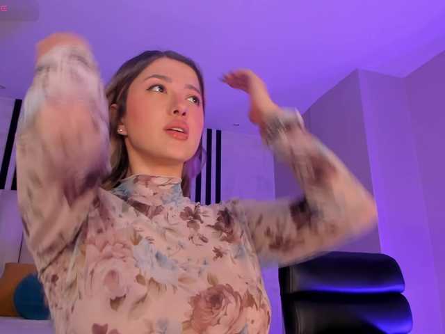 EveBenson's BongaCams show and profile