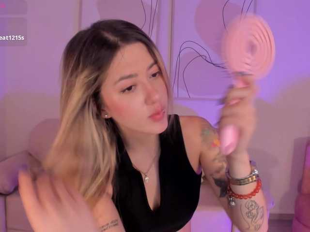 EveBenson's BongaCams show and profile