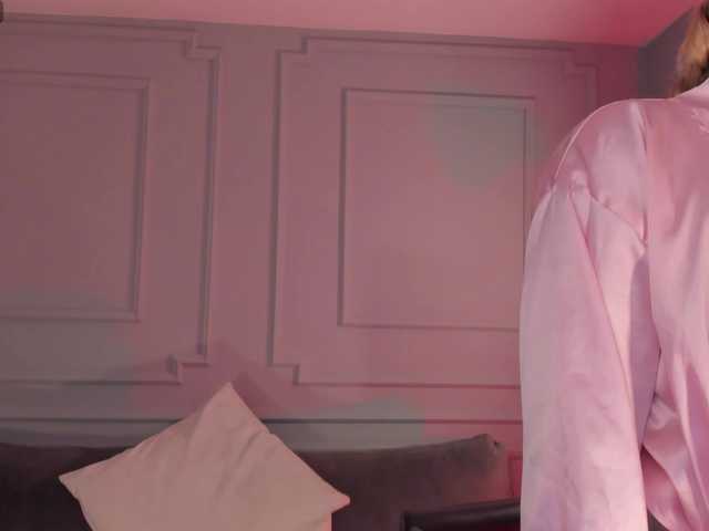 EveBenson Live Cam on BongaCams