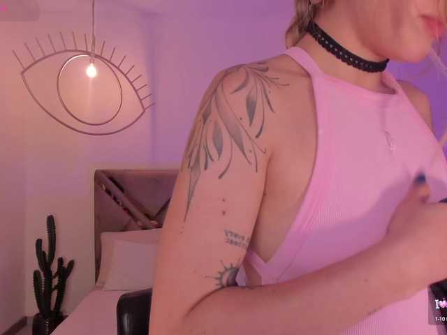 EveBenson's BongaCams show and profile