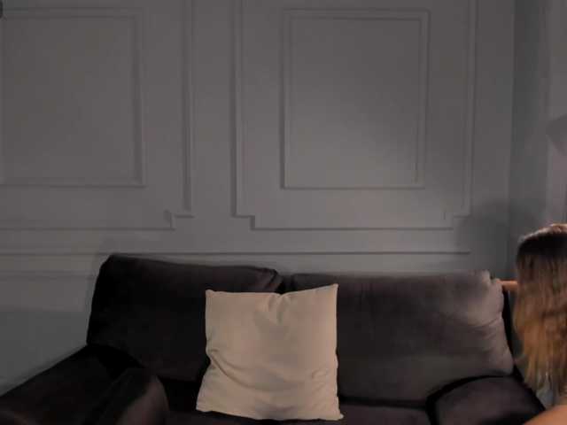 EveBenson's BongaCams show and profile