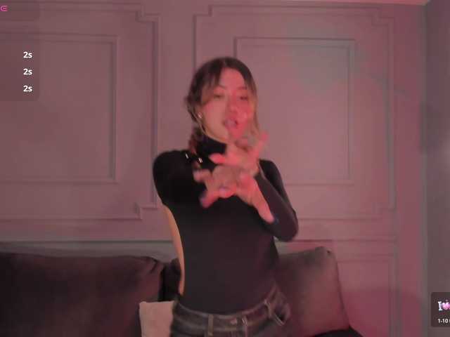 EveBenson's BongaCams show and profile