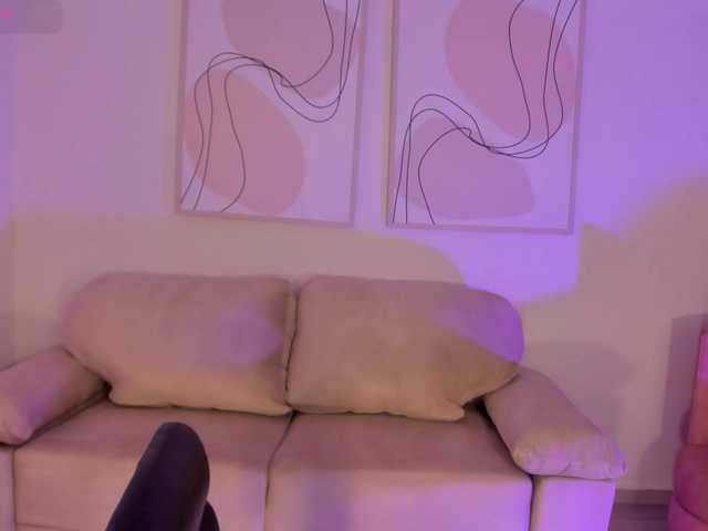 EveBenson's BongaCams show and profile