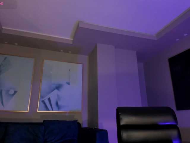 EveBenson's BongaCams show and profile