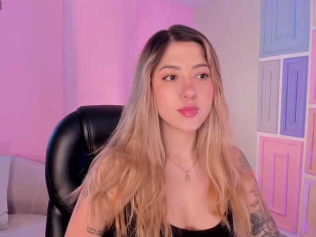 EveBenson's BongaCams show and profile