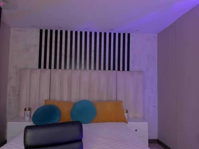 EveBenson's BongaCams show and profile