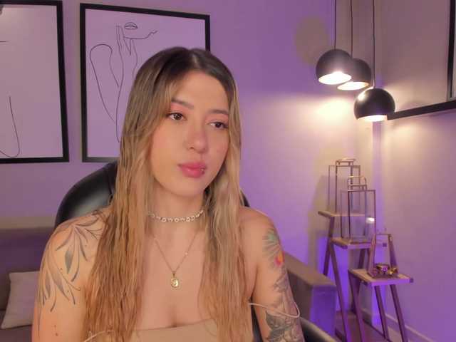 EveBenson's BongaCams show and profile