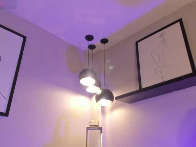 EveBenson's BongaCams show and profile