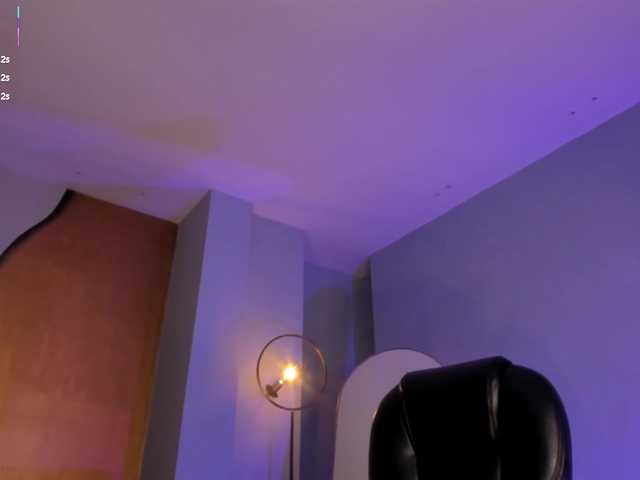 EveBenson's BongaCams show and profile