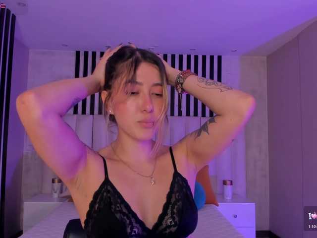 EveBenson's BongaCams show and profile