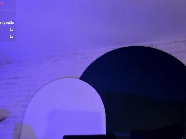 EveBenson live cam profile