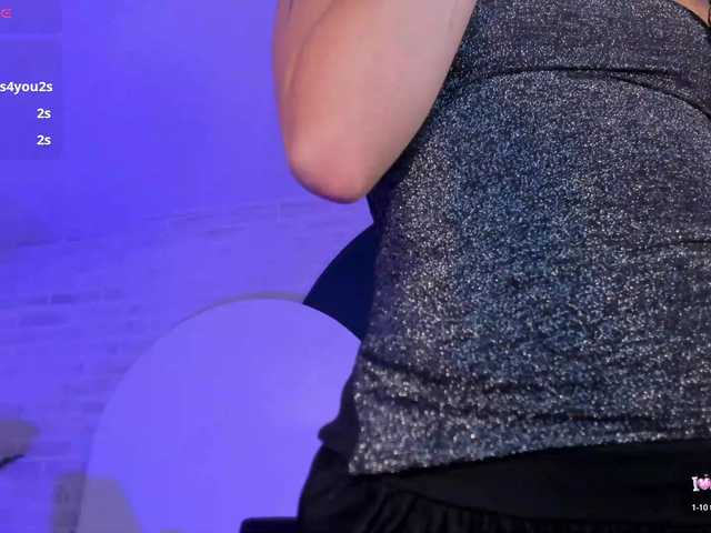 EveBenson's BongaCams show and profile