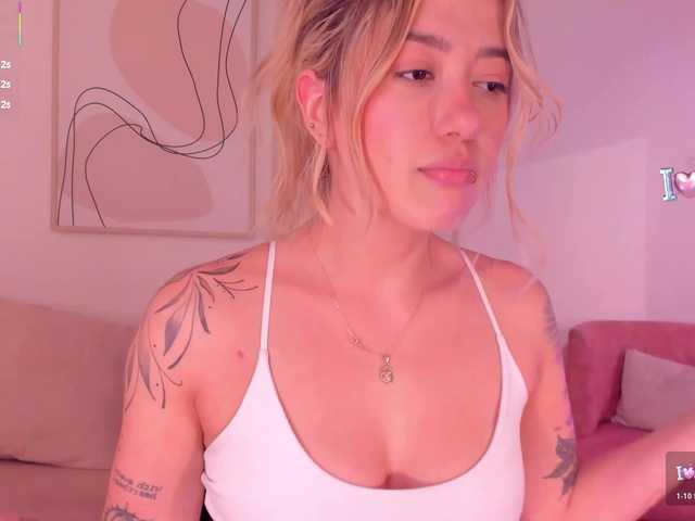 EveBenson from BongaCams is Freechat