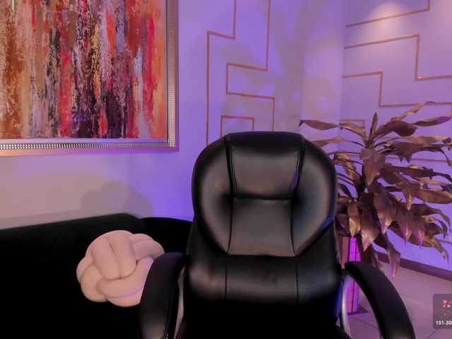 EveBenson's BongaCams show and profile