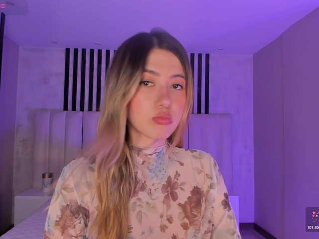 EveBenson's BongaCams show and profile