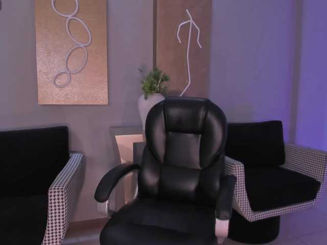 EveBenson's BongaCams show and profile