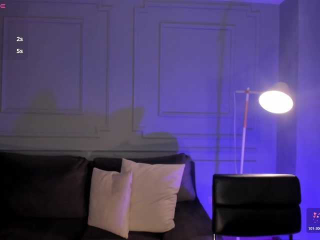 EveBenson's BongaCams show and profile