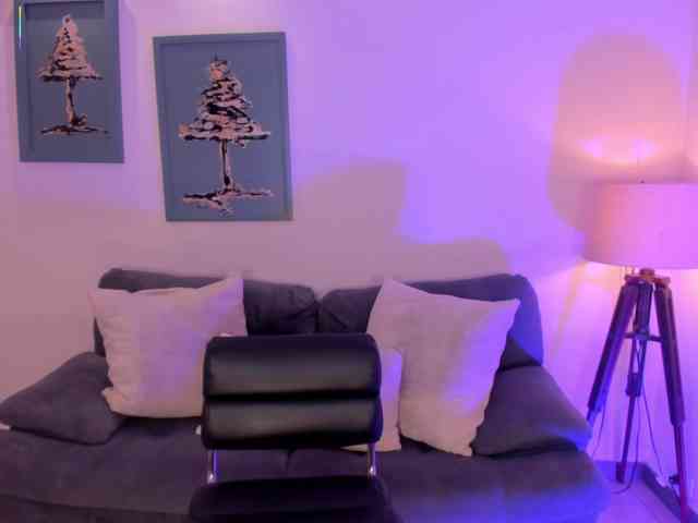EveBenson webcam