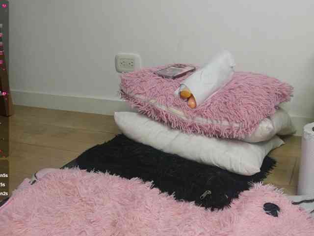Kitty-Roses webcam