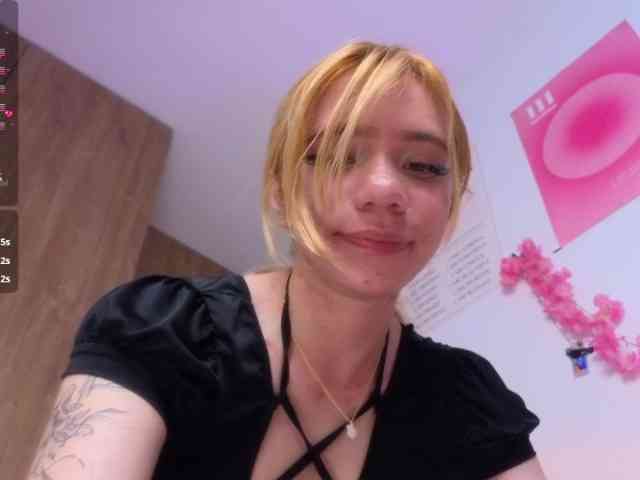 Kitty-Roses webcam
