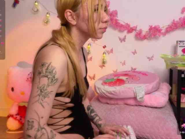 Kitty-Roses Live Webcam on BongaCams