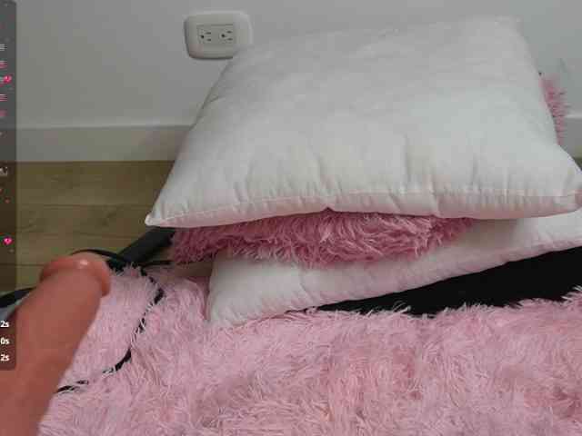 Kitty-Roses webcam