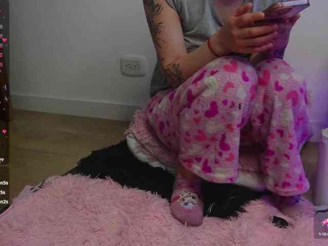 Kitty-Roses webcam