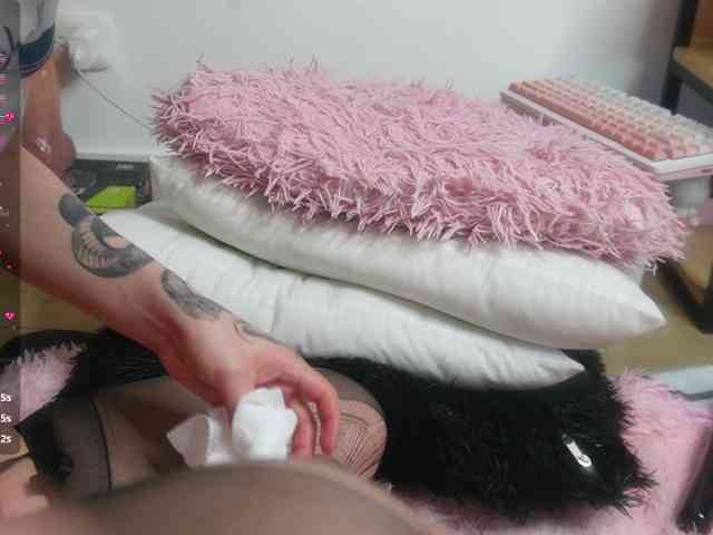 Kitty-Roses webcam