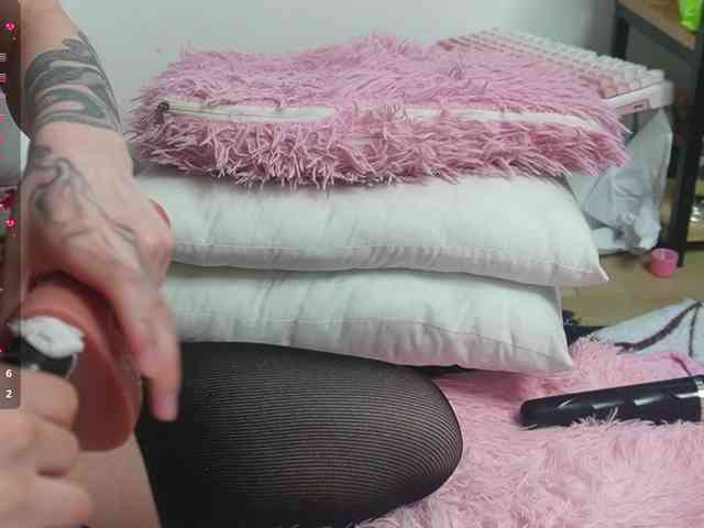 Kitty-Roses webcam