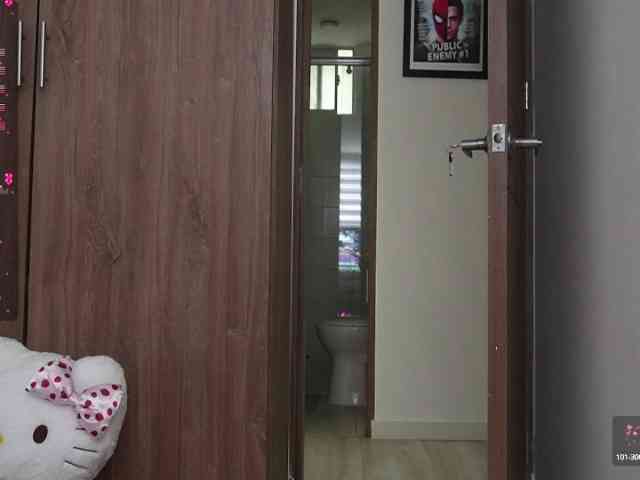 Kitty-Roses webcam