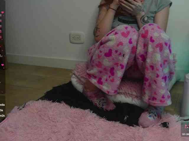 Kitty-Roses webcam