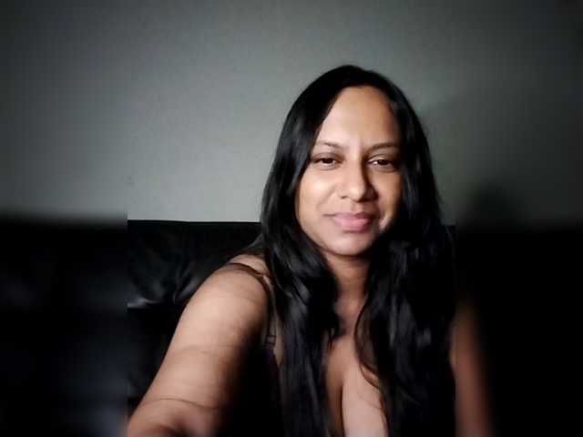 swaness10's BongaCams show and profile