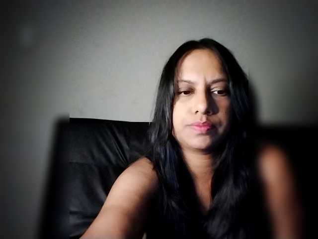 swaness10's BongaCams show and profile