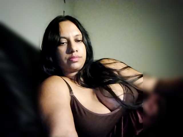 swaness10's BongaCams show and profile