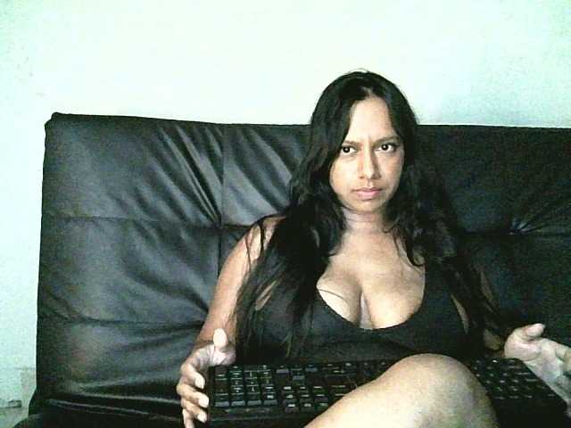 swaness10's BongaCams show and profile