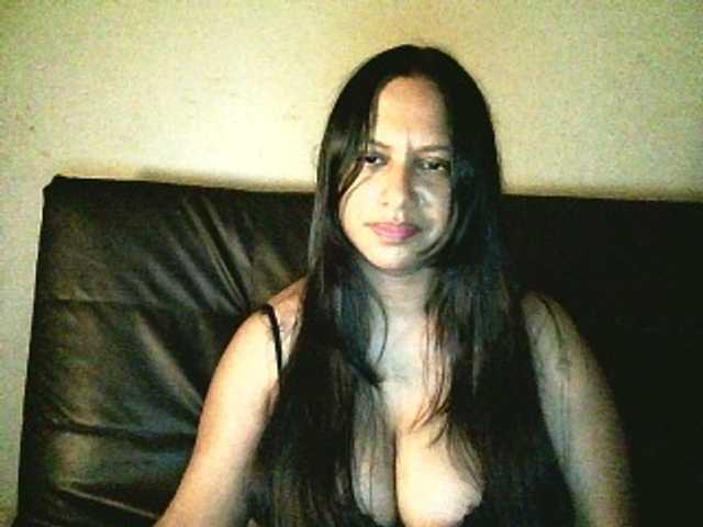 swaness10's BongaCams show and profile