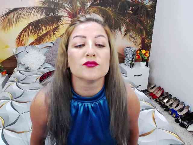EviaJoness webcam