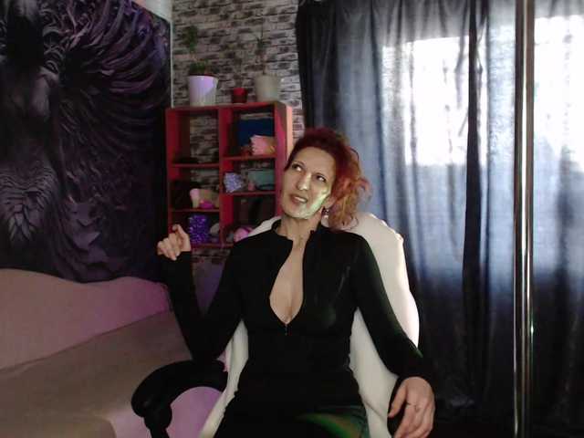 Colibri-'s BongaCams show and profile