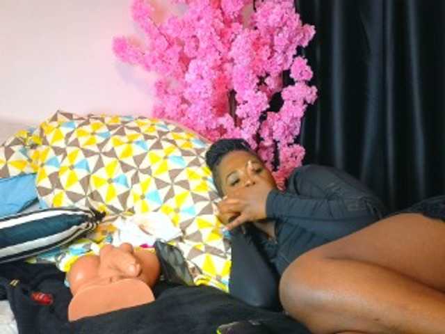 Assiology's BongaCams show and profile