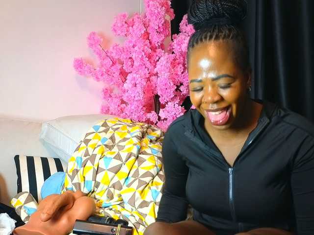 Assiology's BongaCams show and profile