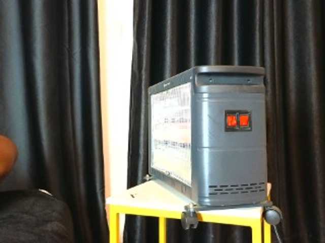 Assiology's BongaCams show and profile