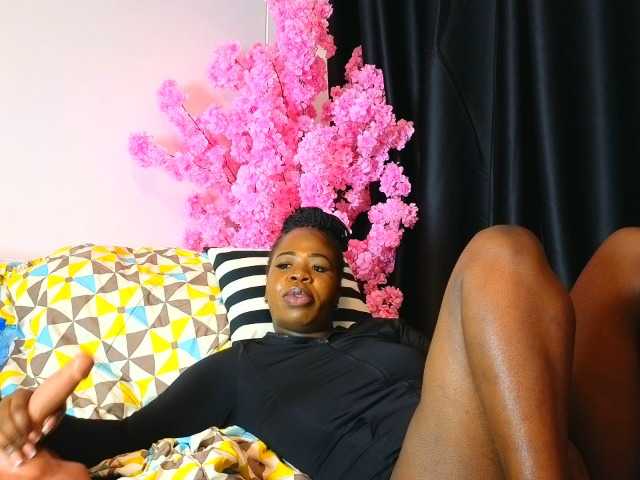 Assiology's BongaCams show and profile