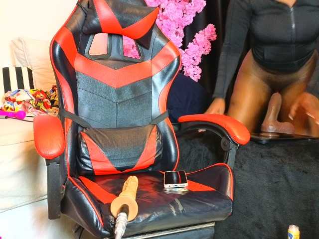 Assiology's BongaCams show and profile