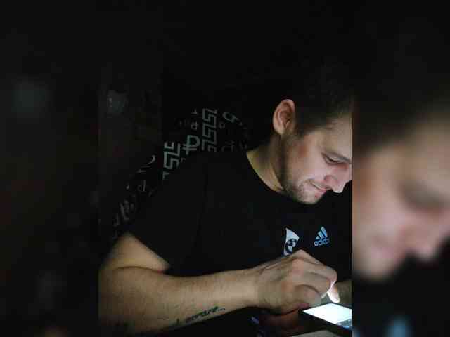 zhenka59a Live Webcam on BongaCams