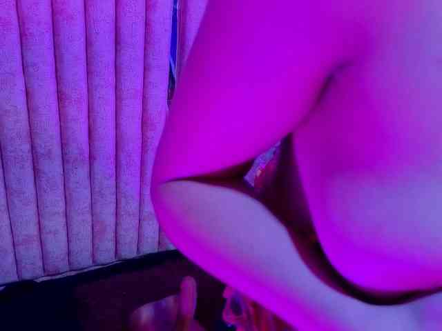 KarlieNaugthy webcam