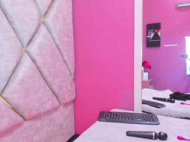 KarlieNaugthy Live Webcam on BongaCams