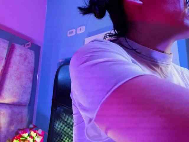 KarlieNaugthy webcam