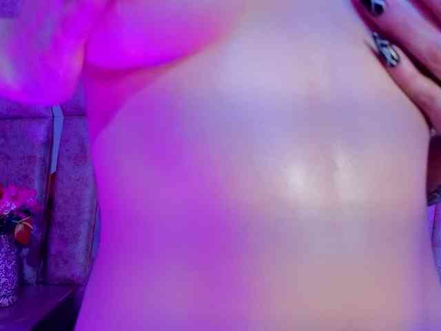 KarlieNaugthy webcam