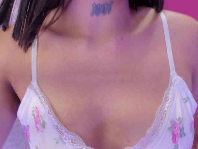 KarlieNaugthy webcam